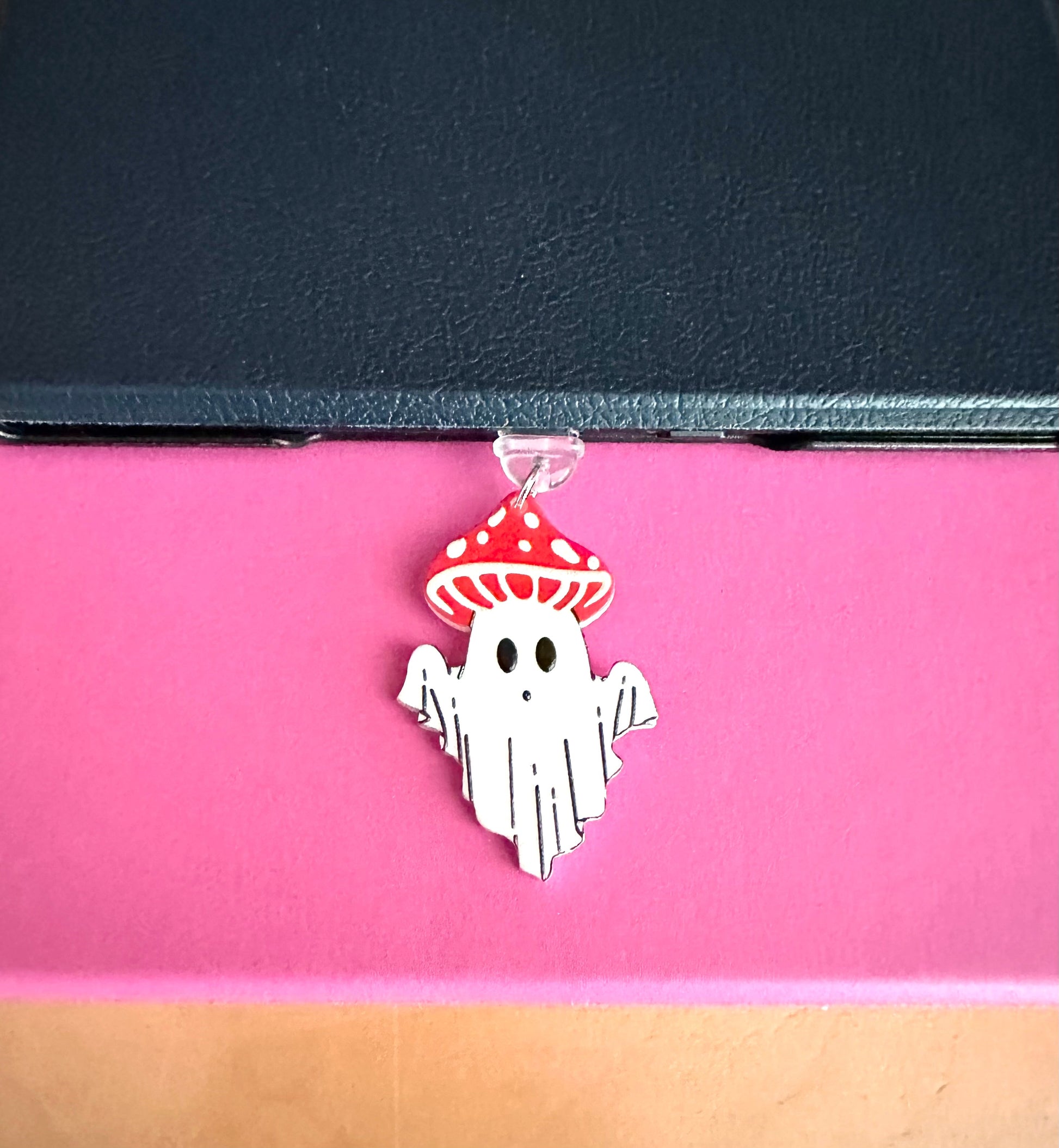 Ghostly Mushroom Kindle Dust Plug Charm - Merry May
