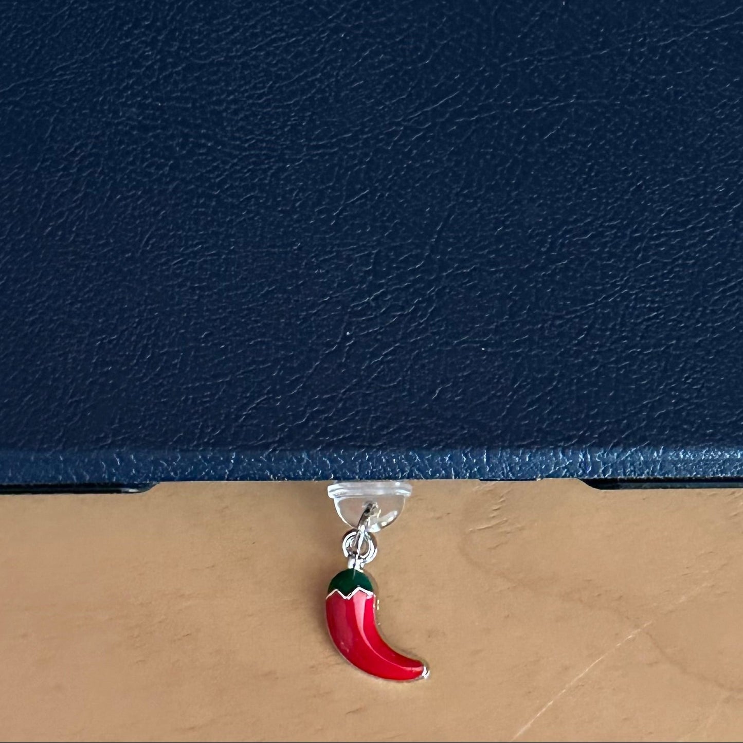 Spicy Pepper Kindle Dust Plug Charm - Merry May